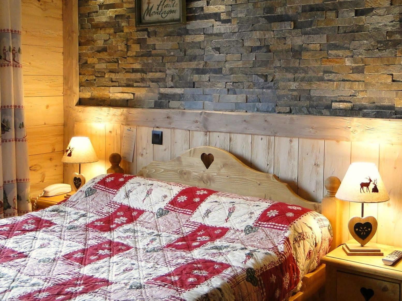 Logis Hotel Les Ancolies Arêches Zewnętrze zdjęcie