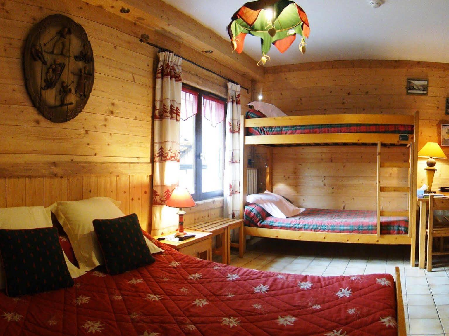 Logis Hotel Les Ancolies Arêches Zewnętrze zdjęcie