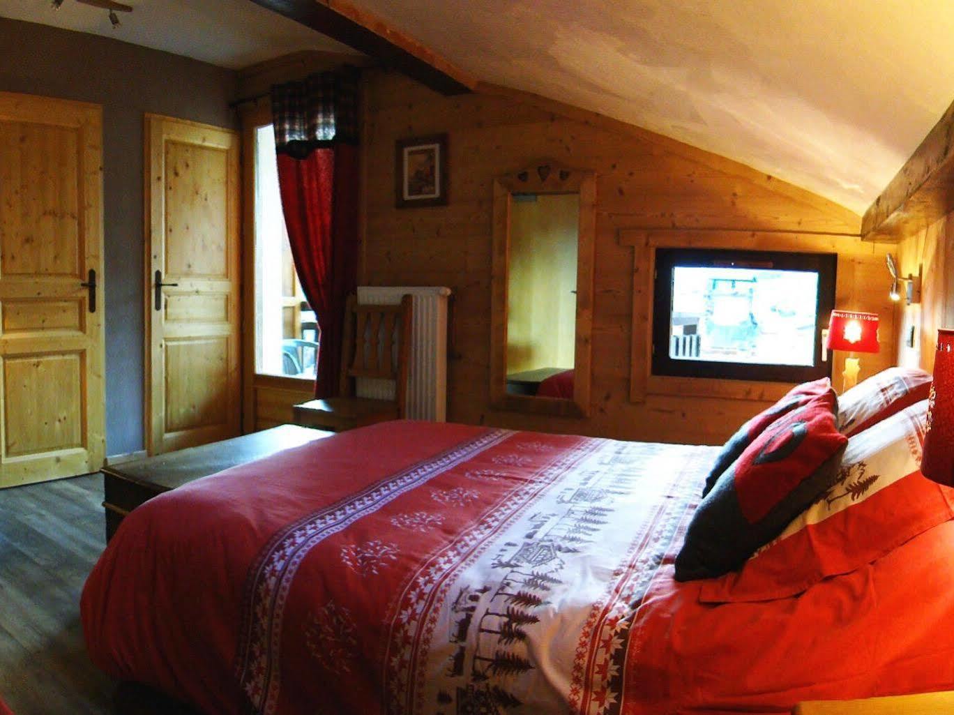 Logis Hotel Les Ancolies Arêches Zewnętrze zdjęcie