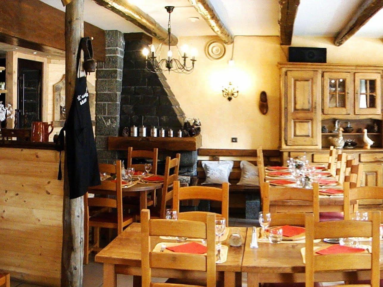 Logis Hotel Les Ancolies Arêches Zewnętrze zdjęcie